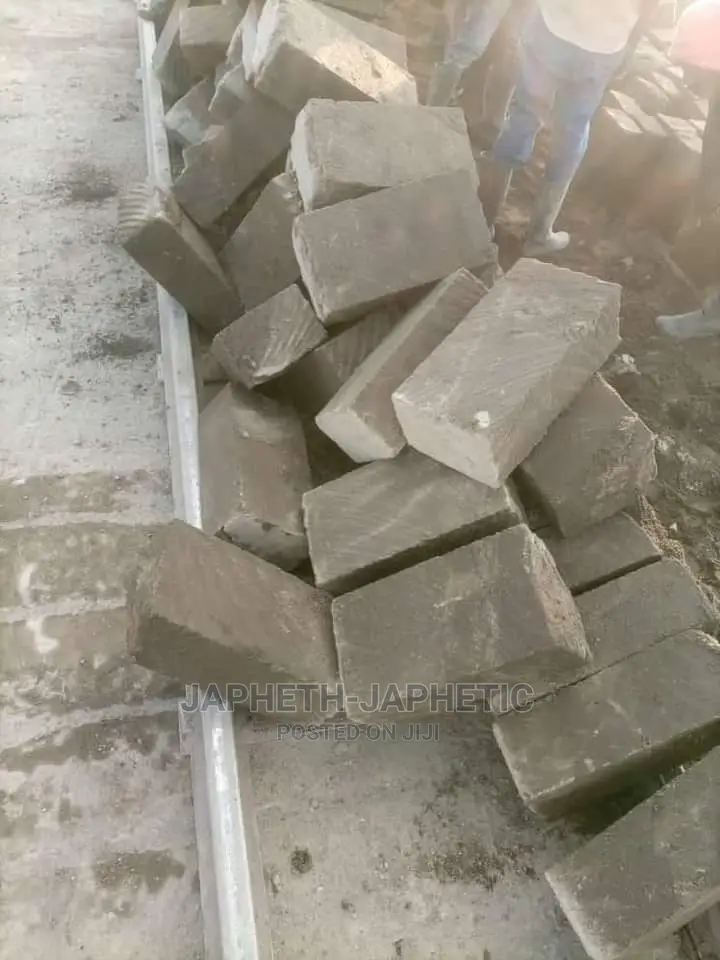 Machine Cut•Ndarugo Stones