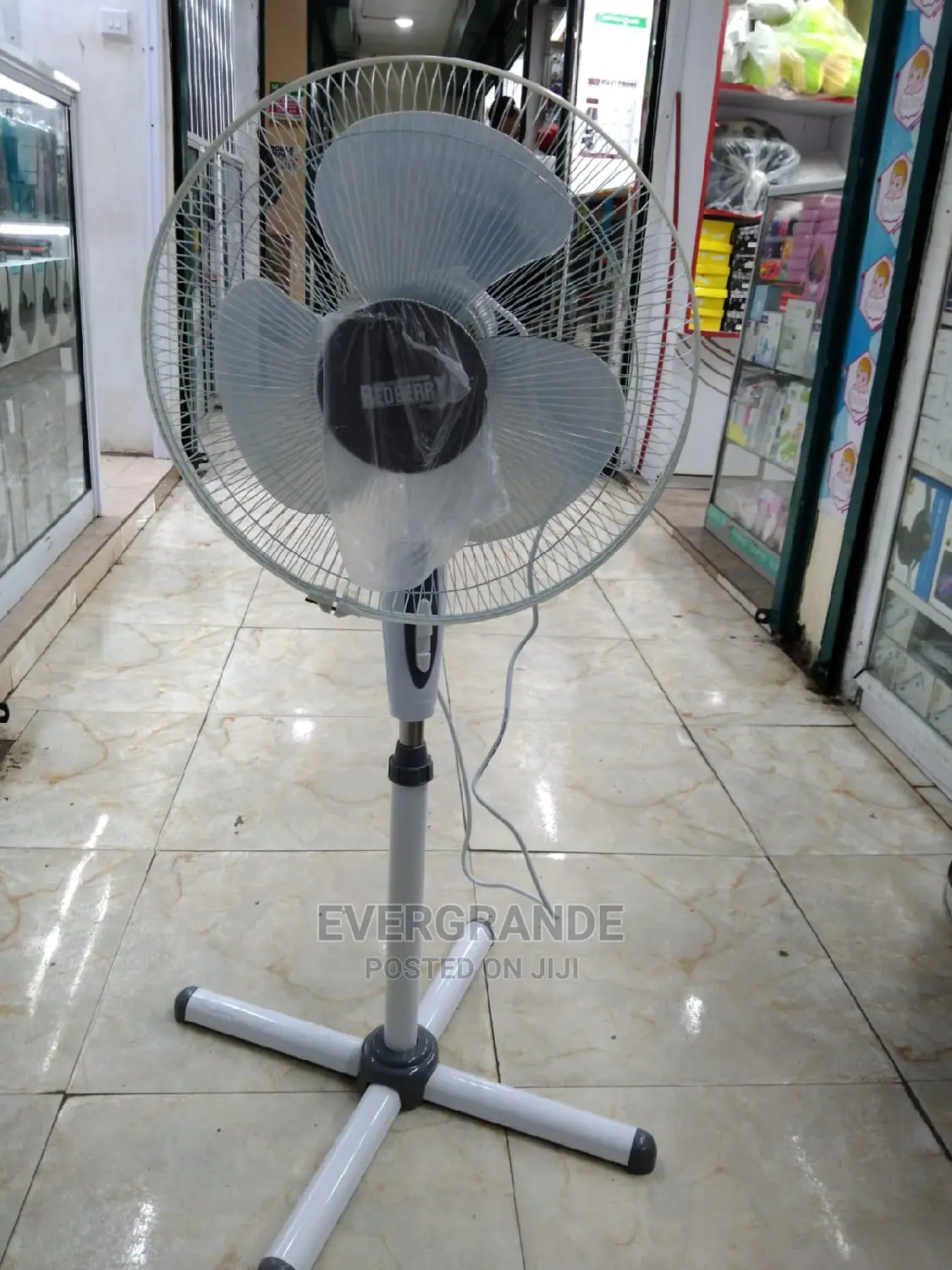 Standing Fan Size 16 (902) Redberry Brand
