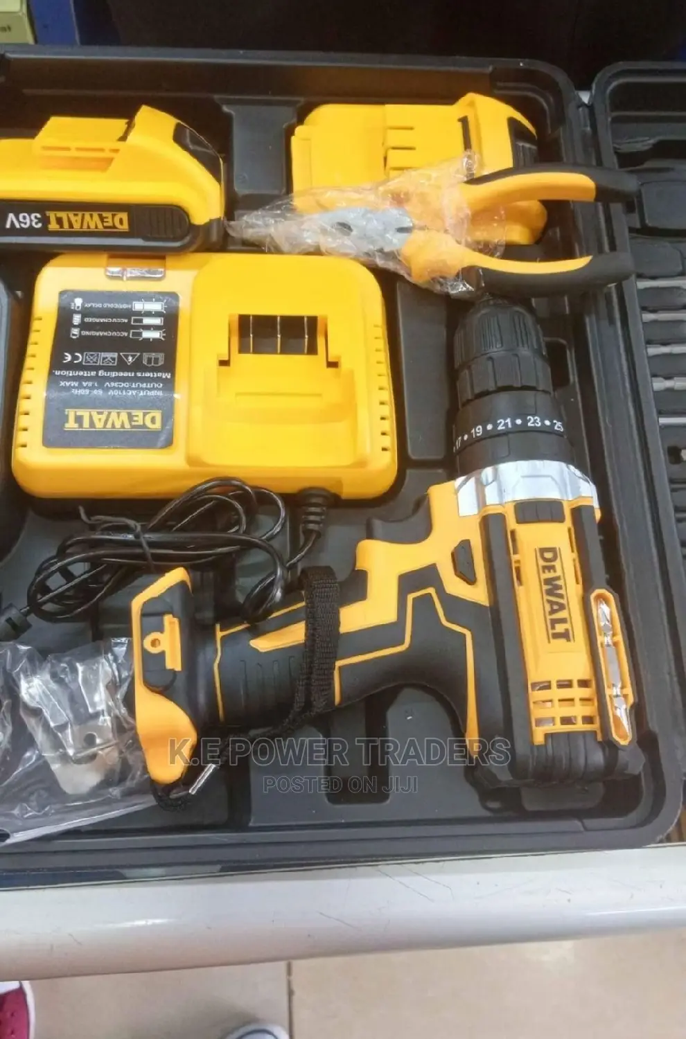 Reliable and Efficient Dewalt Cordless Drill Set