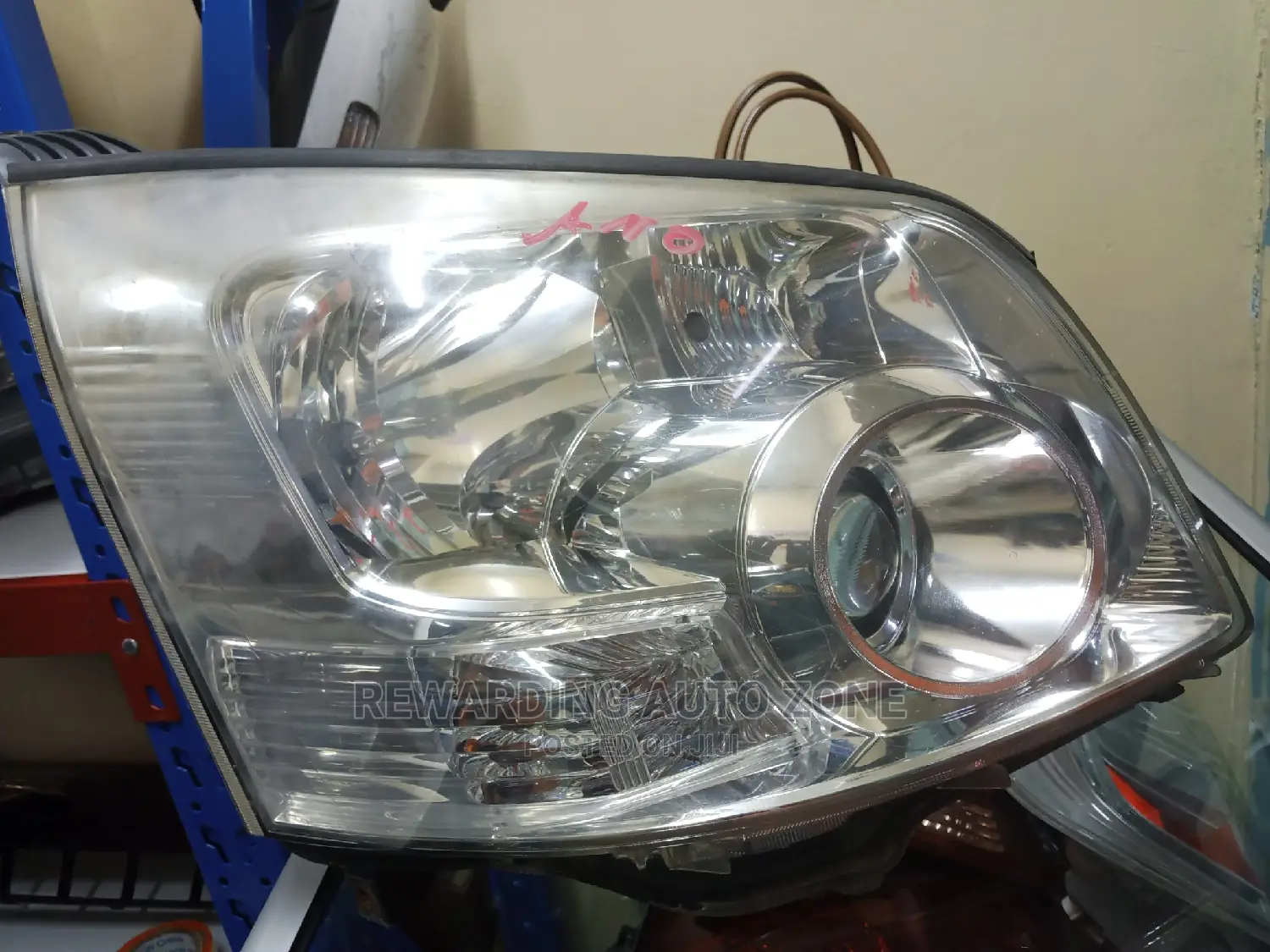 Noah 2008 Non Headlight.