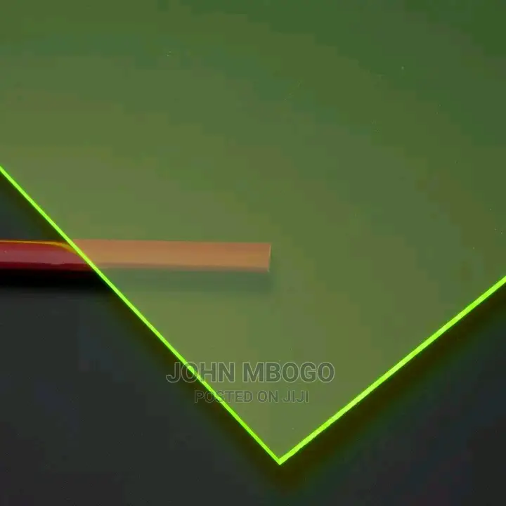 Clear Perspex/Acrylic Glass/Plastic Glass.