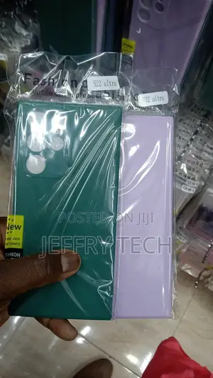 Samsung Galaxy S22 Ultra Soft Silicone Cover