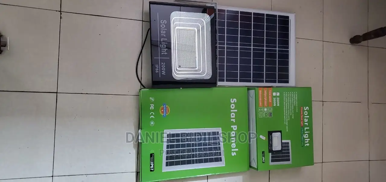 200 Watts Solar Flood Light