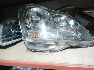 Crown 2003 Headlights Xenon.