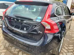 Volvo V60 2015 Matt Black