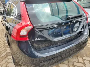 Volvo V60 2015 Matt Black