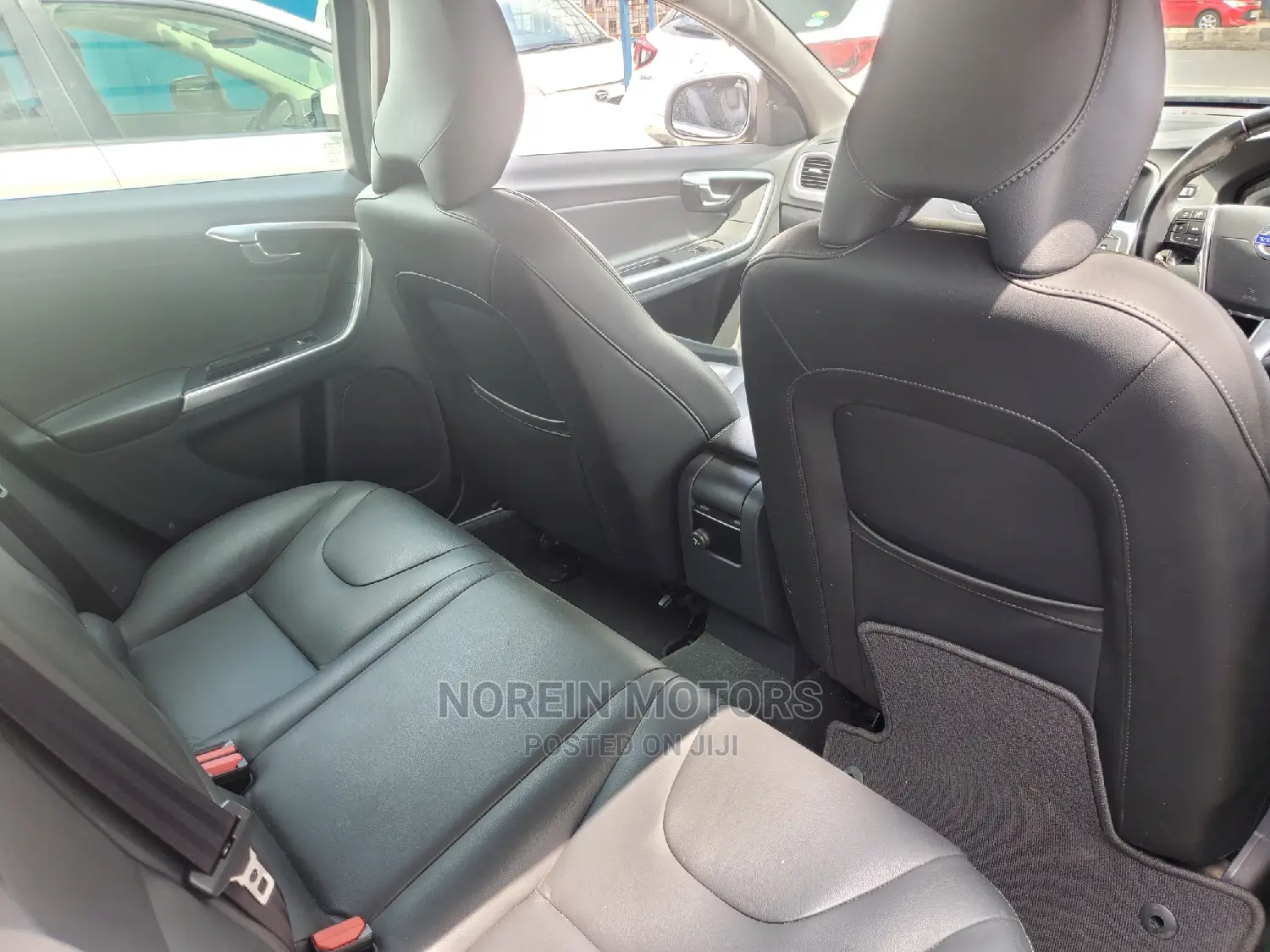 Volvo V60 2015 Matt Black