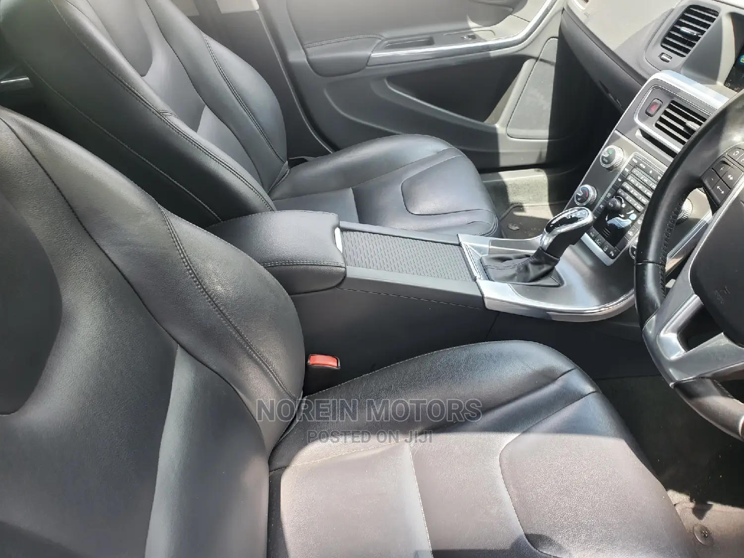 Volvo V60 2015 Matt Black
