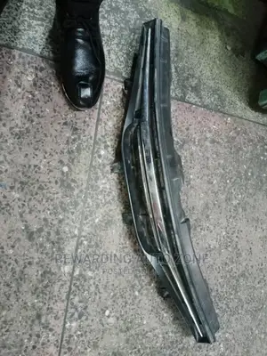 Toyota Wish 2015 Center Grille