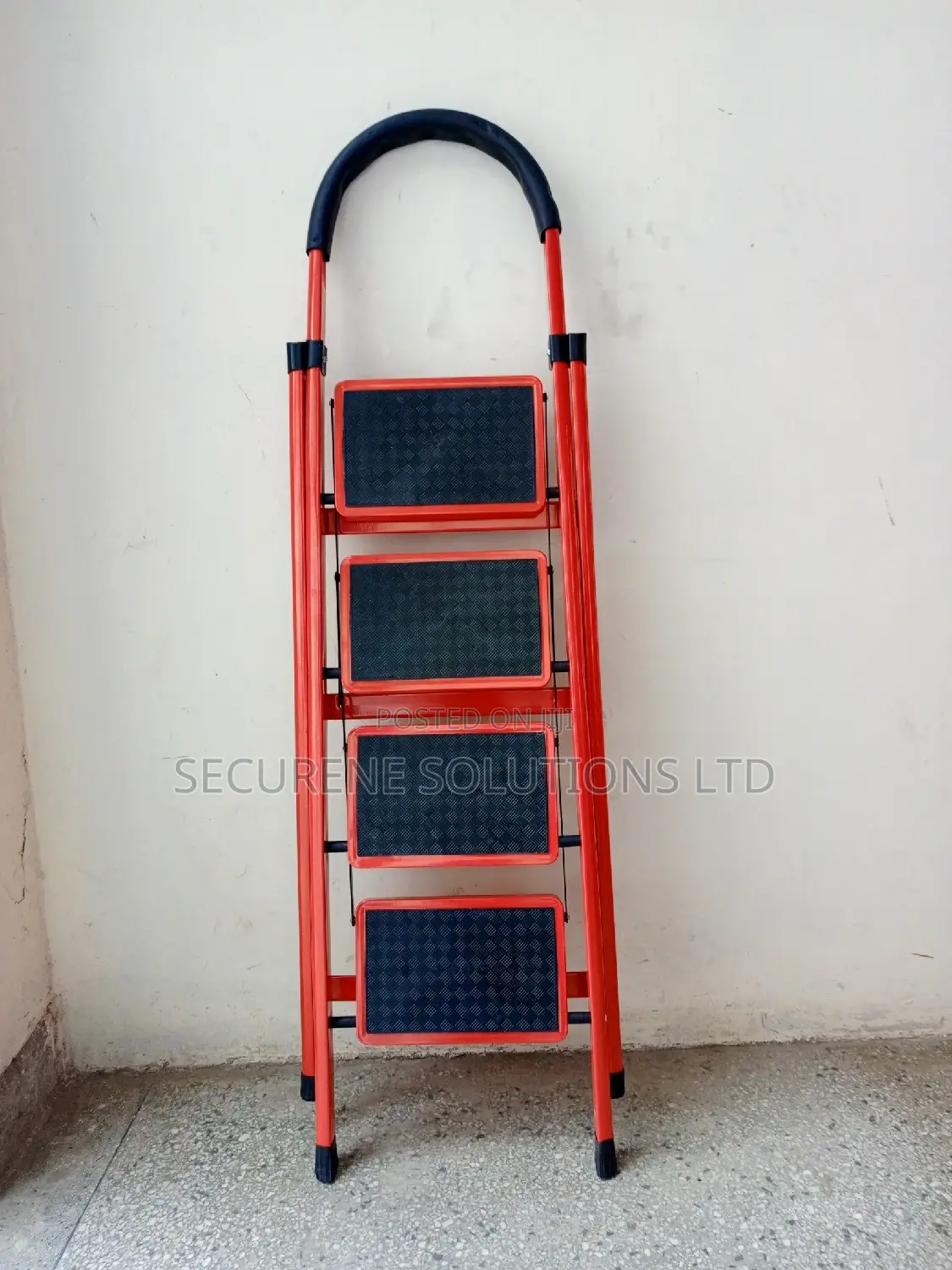 4 Steps Steel a Type Ladder Wide Steps
