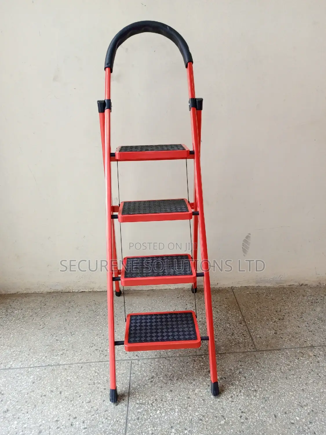 4 Steps Steel a Type Ladder Wide Steps