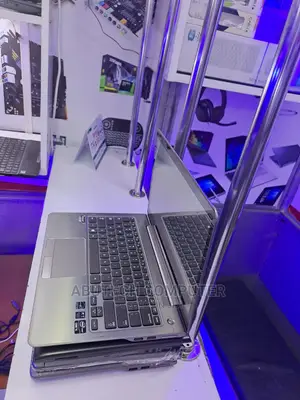Laptop Samsung 4GB Intel Core I5 HDD 500GB