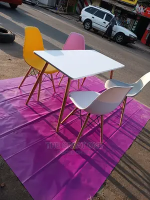 Eames Dinning Set