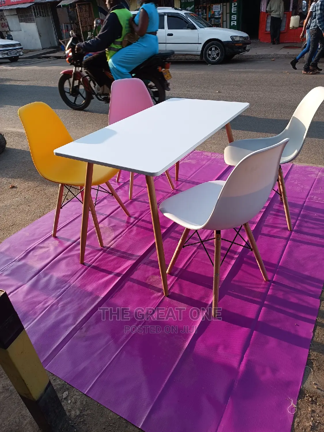 Eames Dinning Set