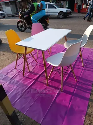 Eames Dinning Set