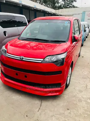 Toyota Spade 2015 Red
