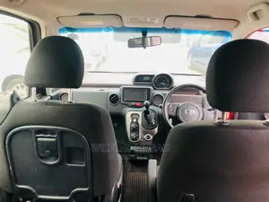 Toyota Spade 2015 Red