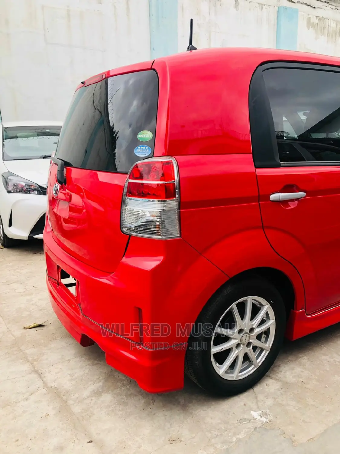 Toyota Spade 2015 Red