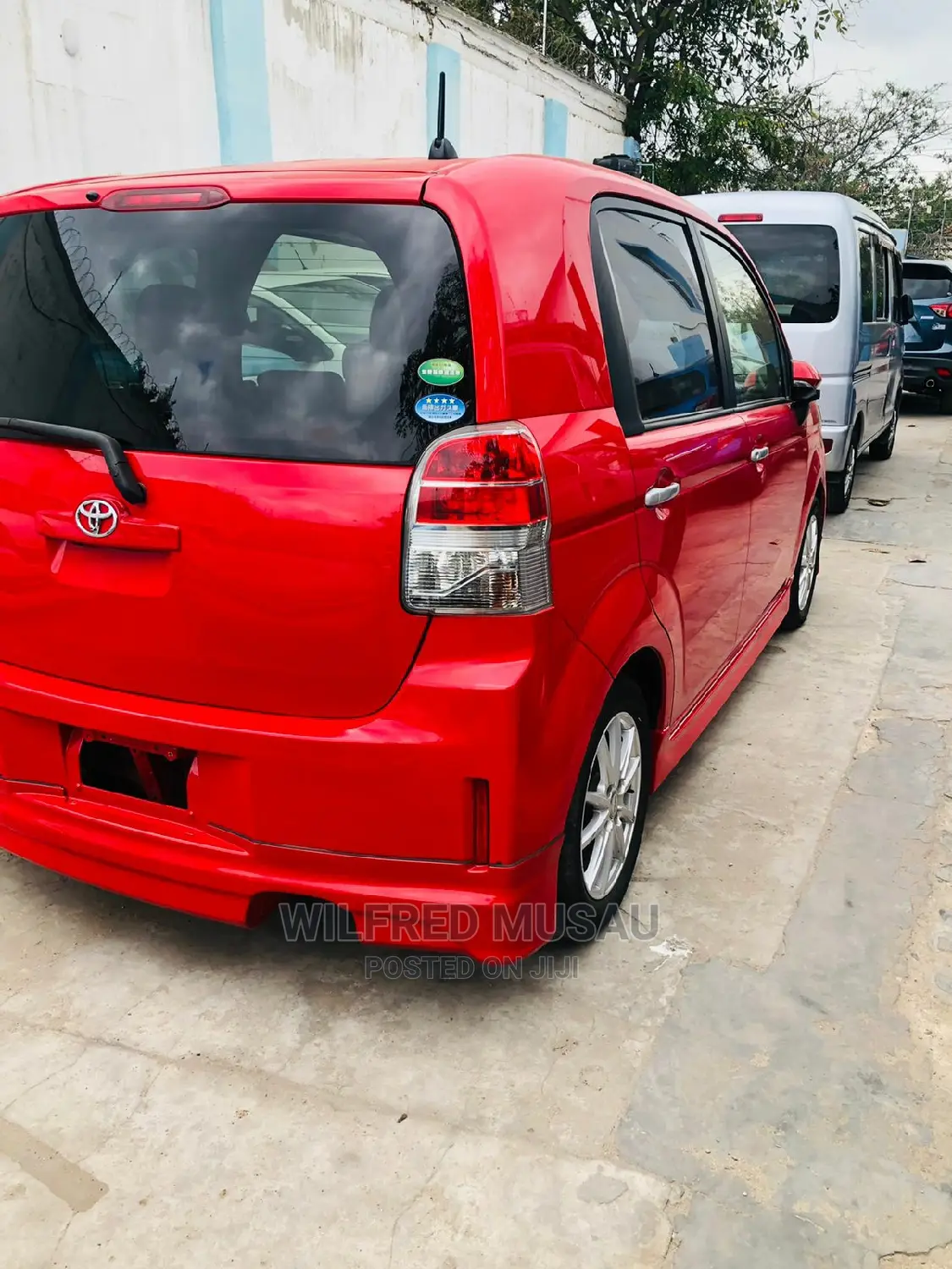 Toyota Spade 2015 Red