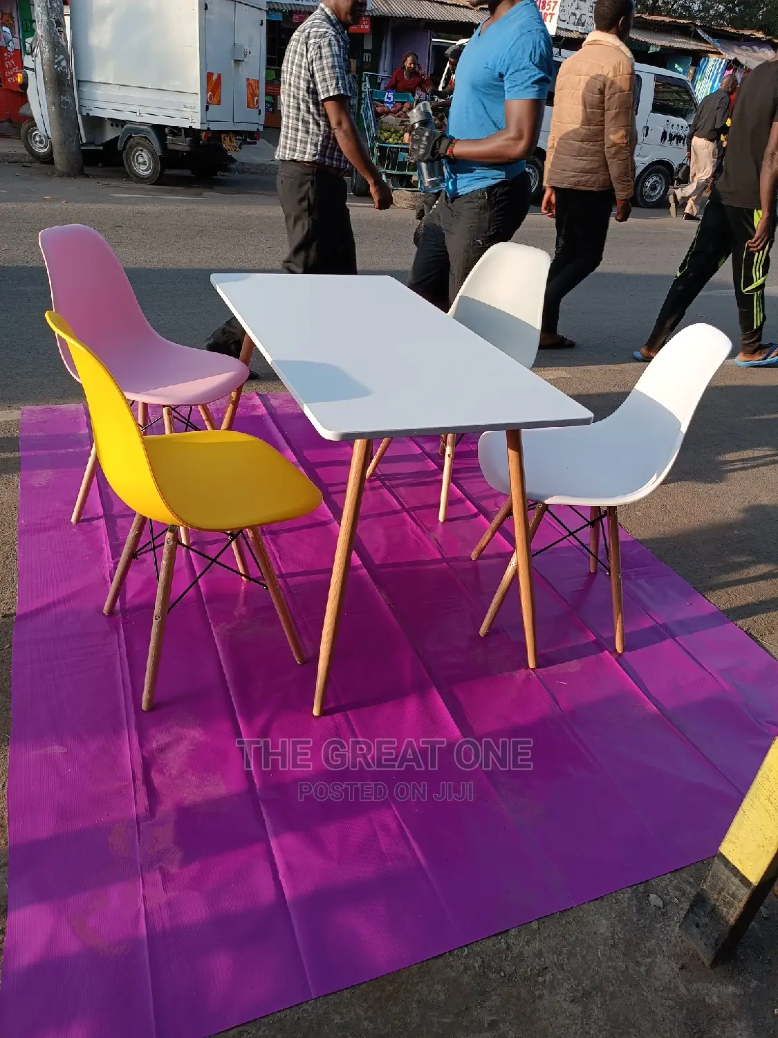 Eames Dinning Set