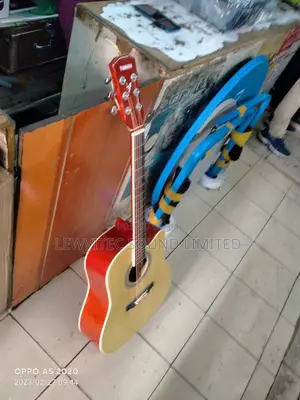 Yamaha Acoustic Big Guitar