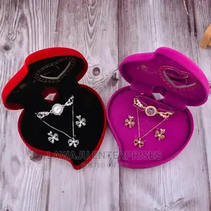 Luxurious Ladies Women Watch Jewelery Set
