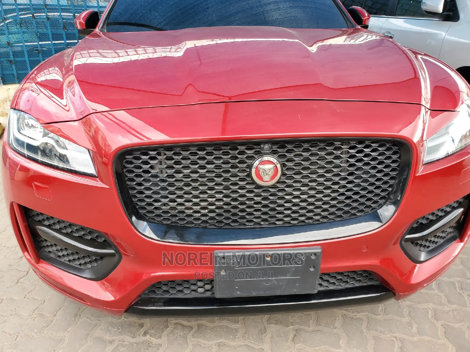 Jaguar F-Pace 2017 Red