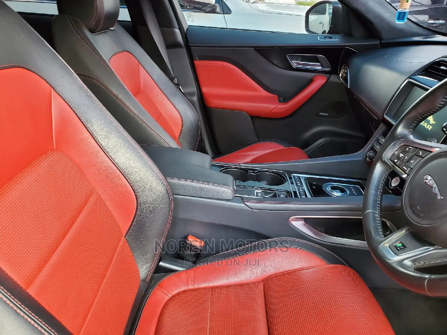 Jaguar F-Pace 2017 Red
