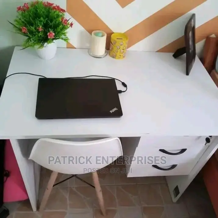 0.9 Mtrs Office Desk Plus Bistrol Eames Chairs