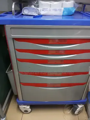 Emergency Trolley/Crash Cart.