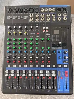 Yamaha MG12XU Mixer