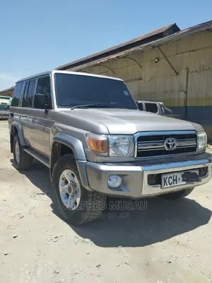 Toyota Land Cruiser 2017 Silver