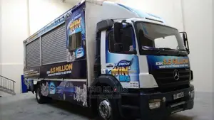 Roadshow Trucks for Hire - 30ft Truck