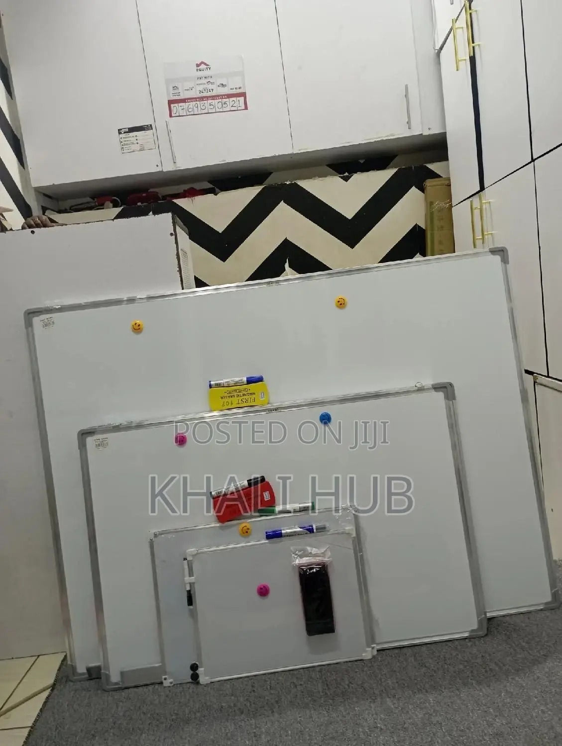 White Board√ White Board White Board'