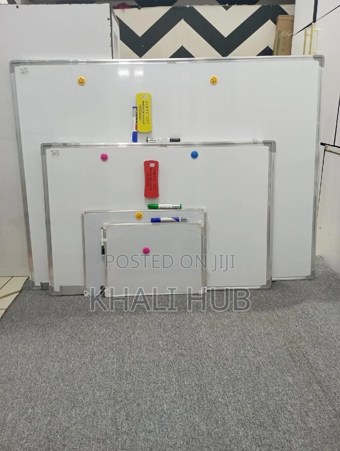 White Board> Small <White Board'