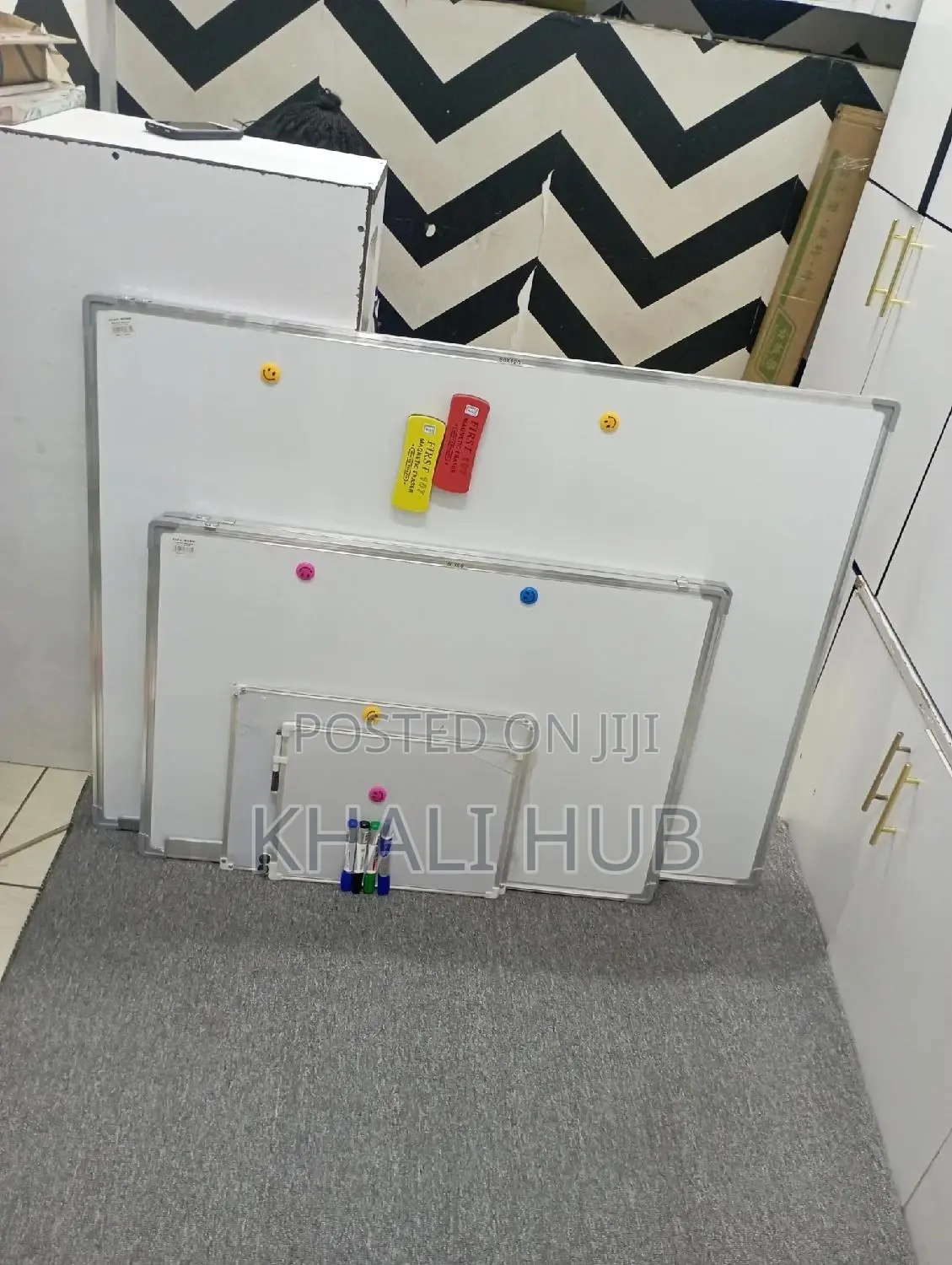 *White Board*