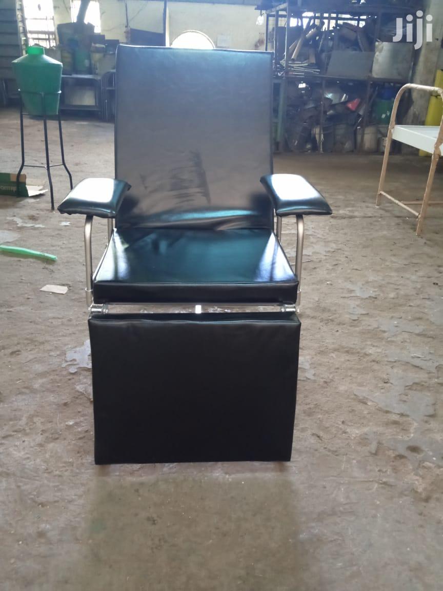 Donor Couch(Local)