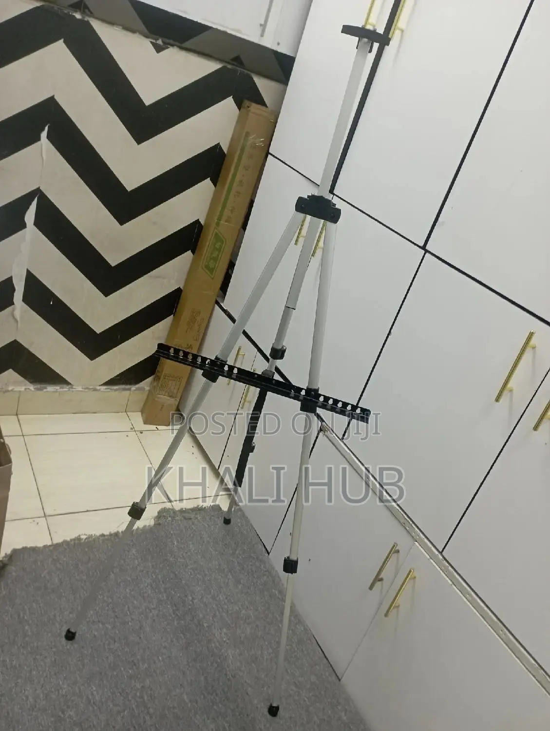 ]Tripod Stand[ Whiteboard, Art,