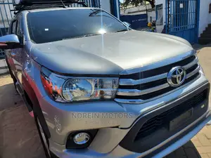 Toyota Hilux 2017 Gray