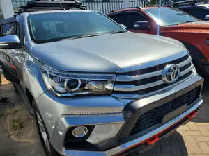 Toyota Hilux 2016 Silver