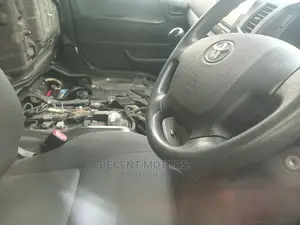Toyota HiAce 2017 Black