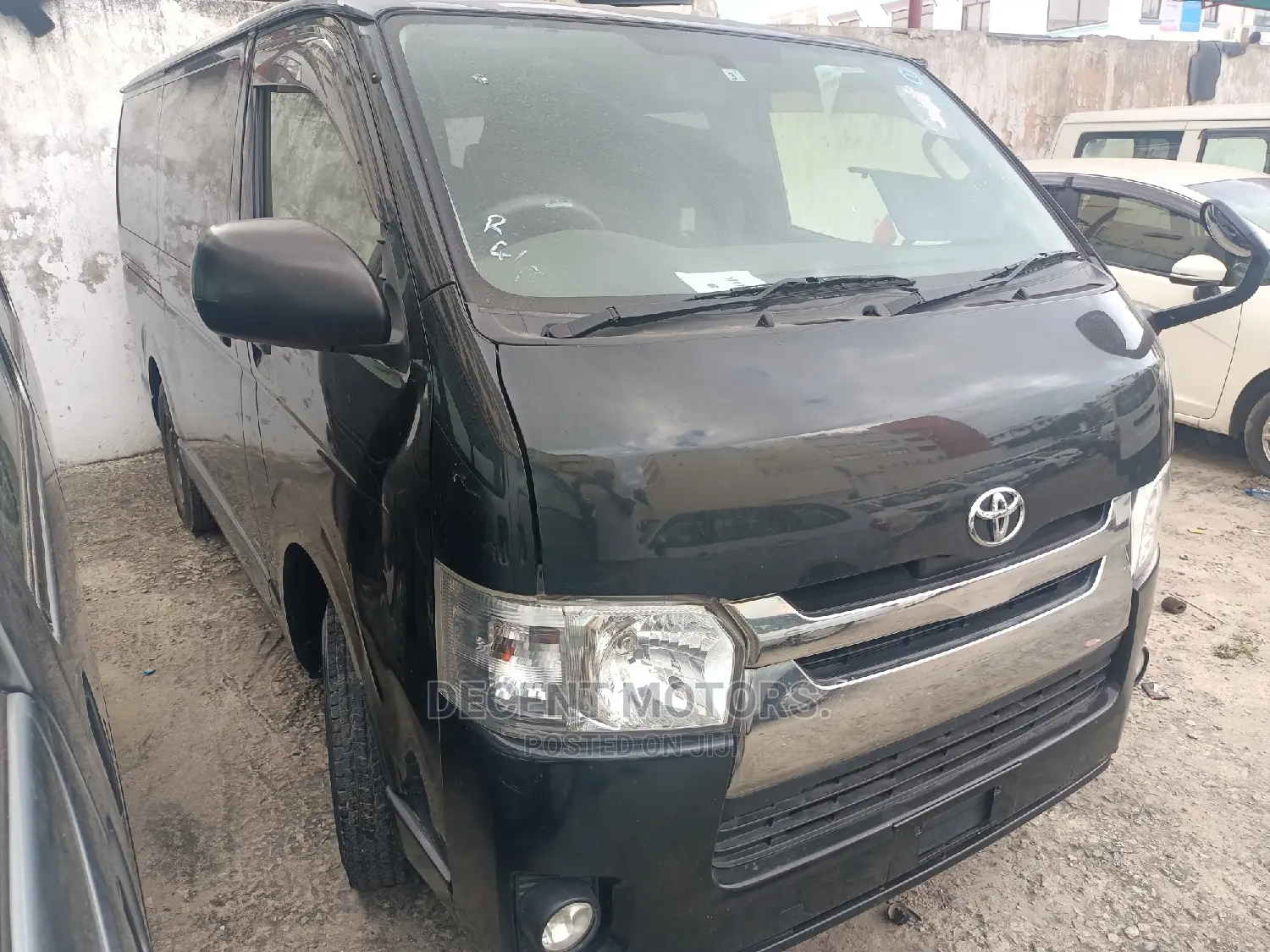 Toyota HiAce 2017 Black