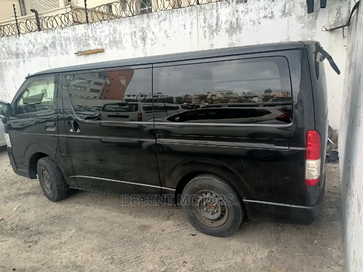 Toyota HiAce 2017 Black