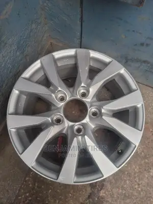 Original Rim Size 18 Inch for Toyota Landcruiser V8.