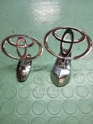Toyota Chrome Bonnet Stand Logo (Small and Big)