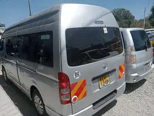 Toyota HiAce 2009 Silver