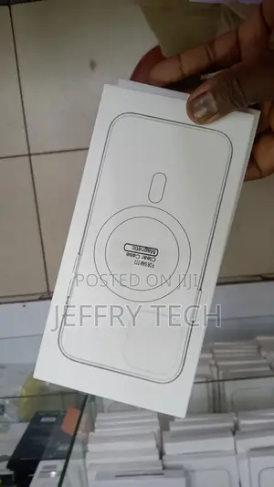 Samsung Galaxy S22 Clear Magsafe Case