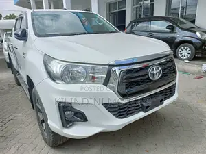 Toyota Hilux 2017 White