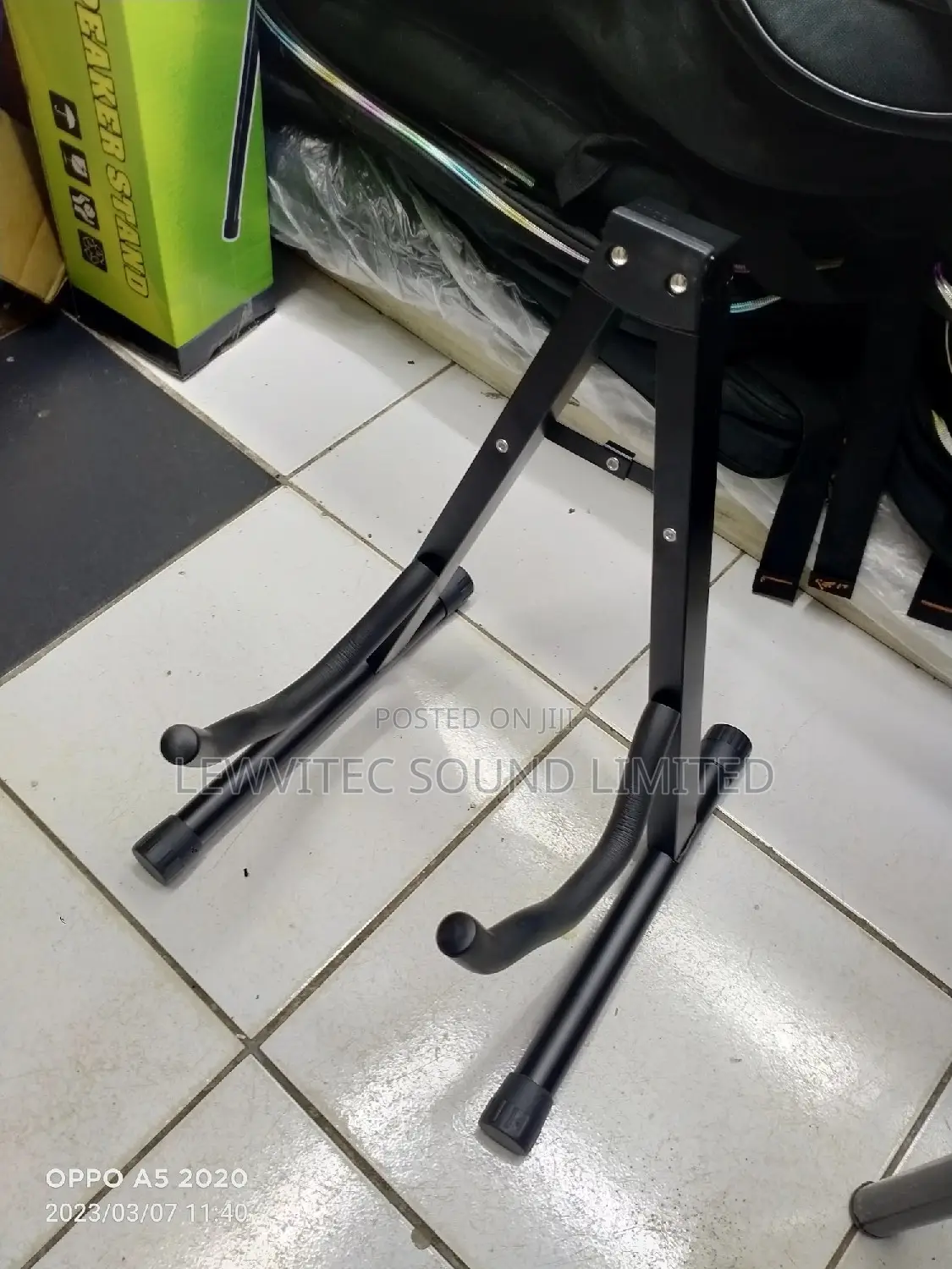 Single Guitar Stand