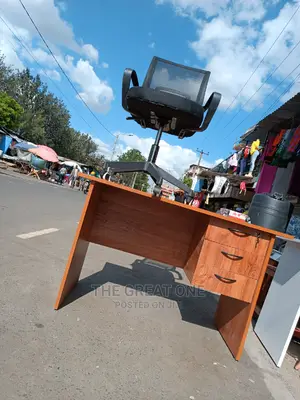 Office Desk/Chair 4500